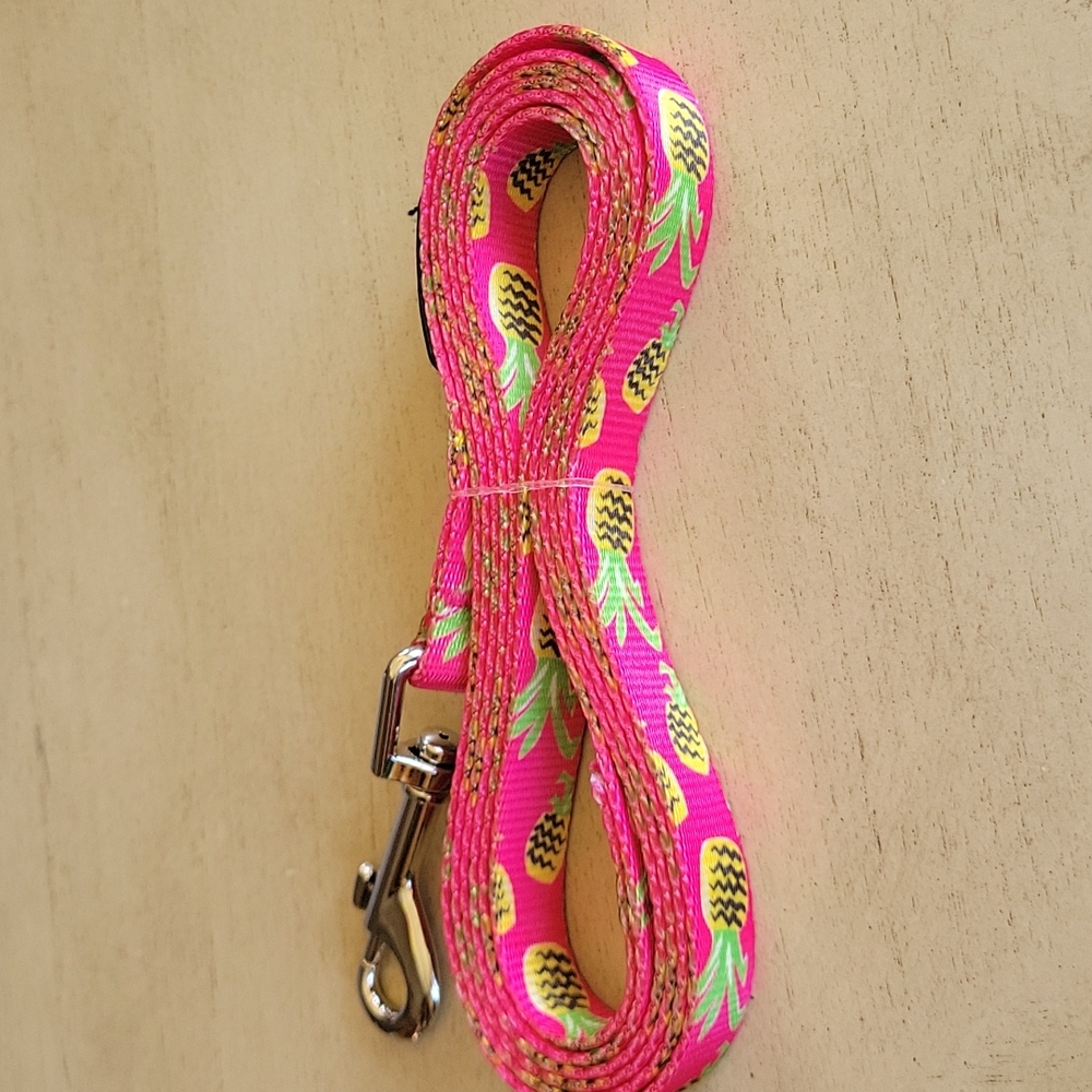 Pineapple leash